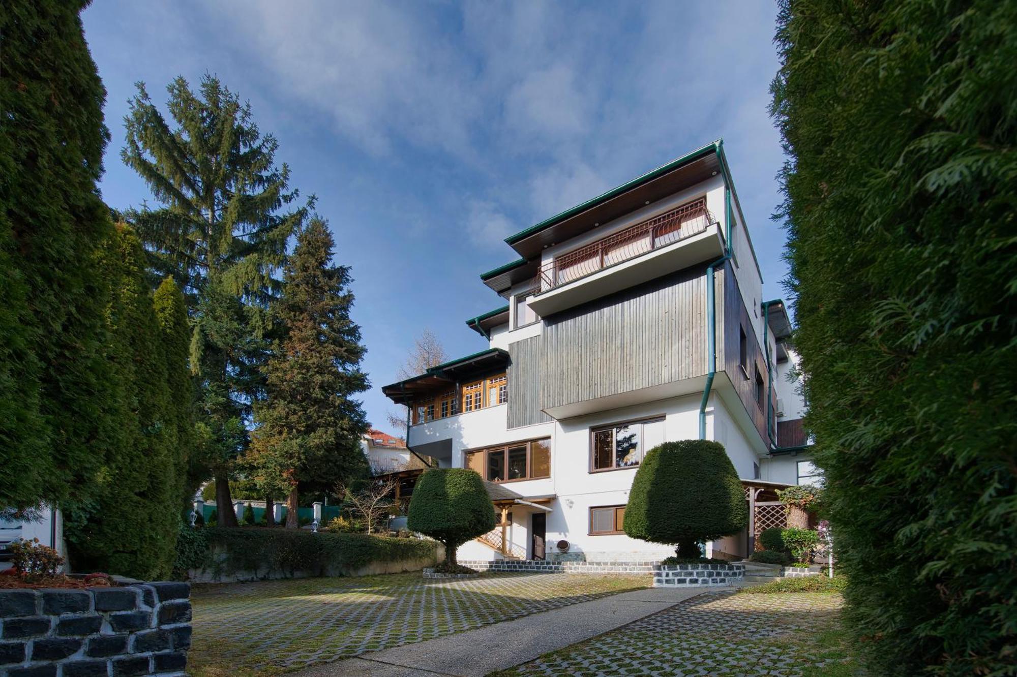 Panoramic Castle Suite With Free Private Parking Bratislava Bagian luar foto